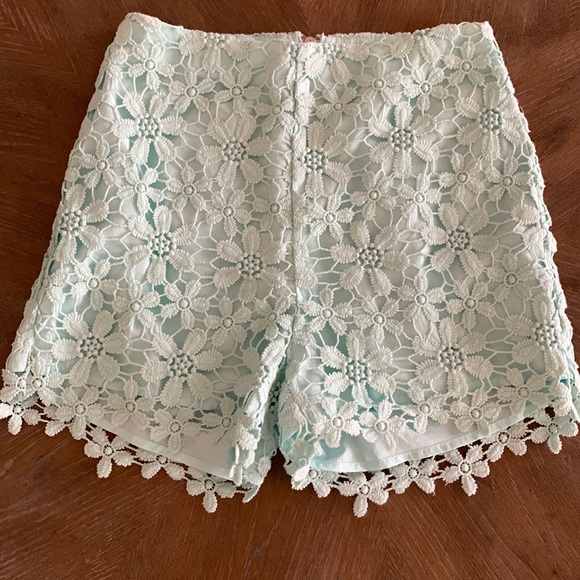 Hollister Pants - 3/$15 Hollister shorts size 00